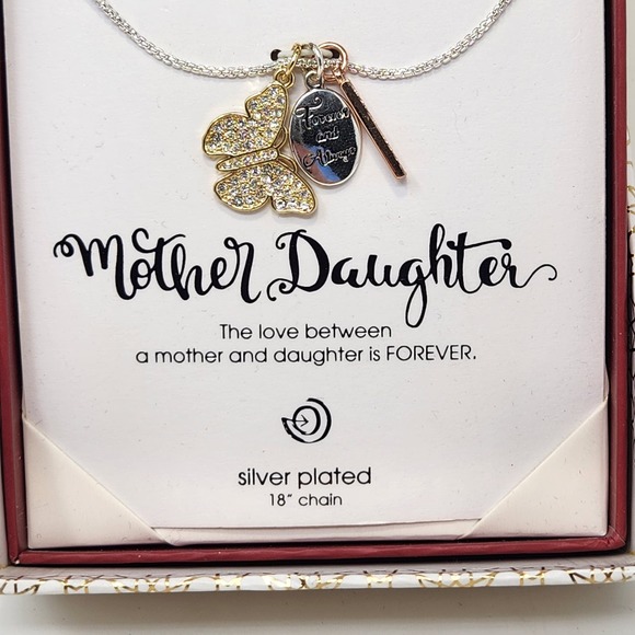 Love This Life Mother Daughter Butterfly Charm Chain Necklace Silver Plated New - Picture 3 of 4